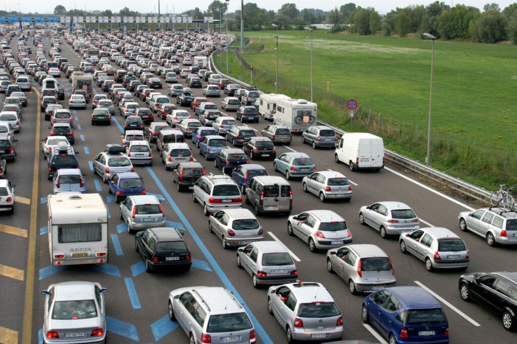 Italia amână cu un an interdicția pentru mașinile diesel Euro 5. Ce se întâmplă acum în Lombardia