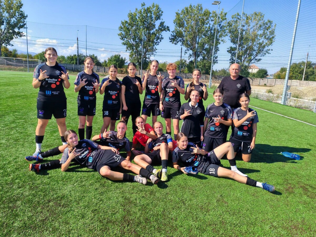 Jucătoarea de fotbal din Alba, Lavinia Șuteau, a marcat patru goluri pentru echipa Universitatea Olimpia Cluj