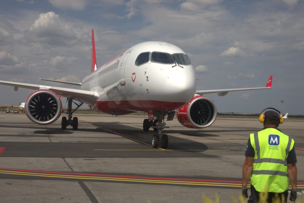 Jumătate din urgențele medicale din avion au aceeași cauză banală. Ce spun însoțitorii de zbor