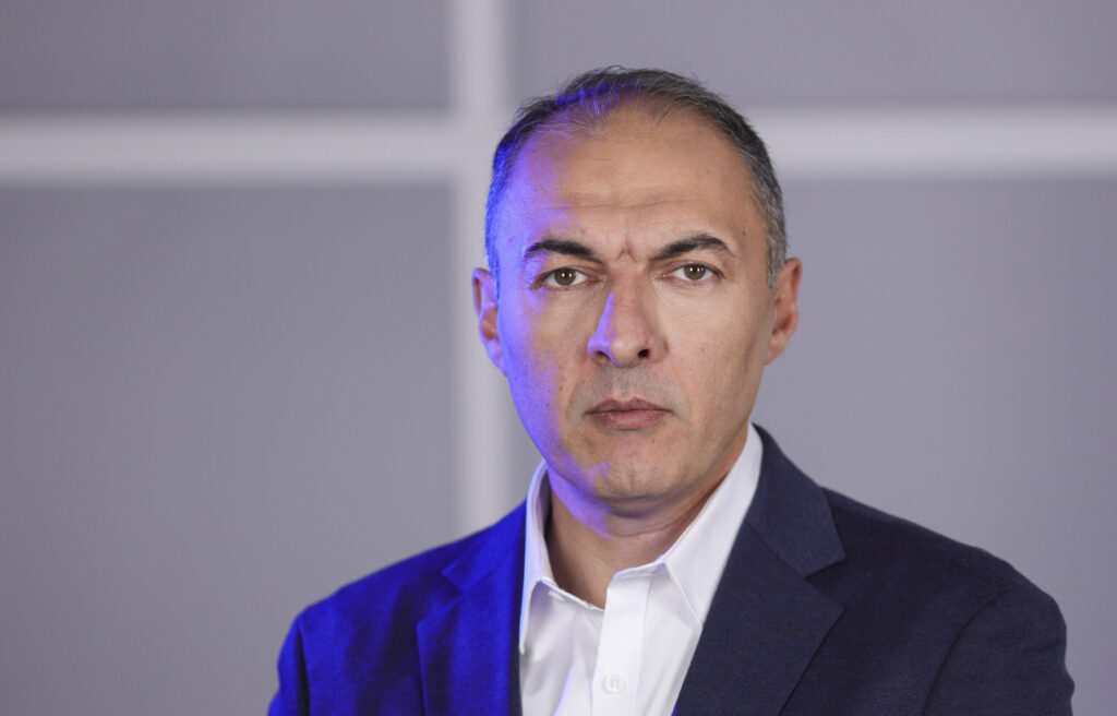 KimberlyGate. ”Momentul Adevărului” pentru Sorin Grindeanu și George Simion: au demis guvernul României pentru o afacere