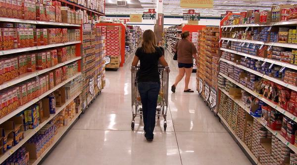 Luxul trist al generațiilor Millennials și Gen Z: mâncarea de la supermarket