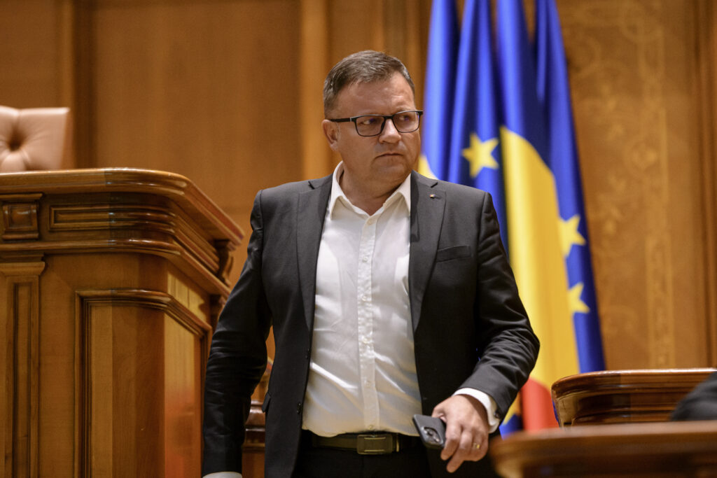 Marius Budăi critică negocierile pentru Guvernul Mureșan: Se împart funcții pentru un Guvern care nu există