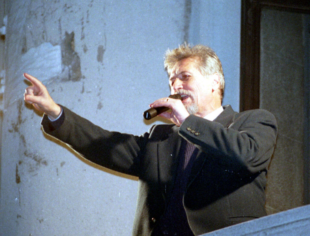 MEDIAFAX 35. 1996 Puterea politică se schimbă prin vot. Prima alternanță democratică la putere după 1989