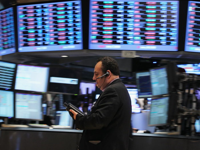Nvidia şi Apple au ajuns să cântărească 15% din indicele american S&P 500, nivel record pentru două companii. Cum se com