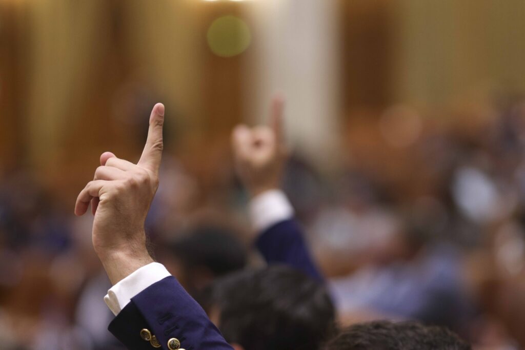 Premierul desemnat Siegfried Mureșan depune azi la Parlament programul de guvernare şi lista de miniştri