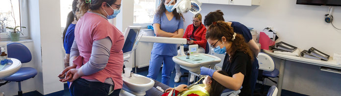 Primăria Cluj-Napoca a investit peste 800.000 de euro în dotarea cabinetelor stomatologice şcolare