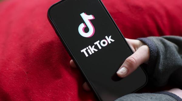 Provocarea mortală de pe TikTok a ajuns în școlile din România. Îi lasă pe elevi inconștienți
