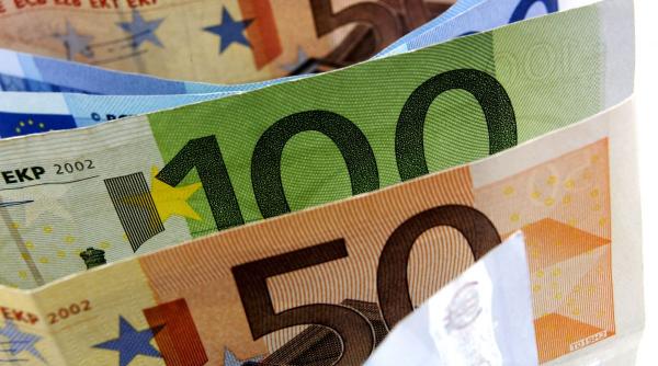 Salarii URIAȘE la stat: Directorii unor companii cu pierderi de miliarde au salarii de mii de euro