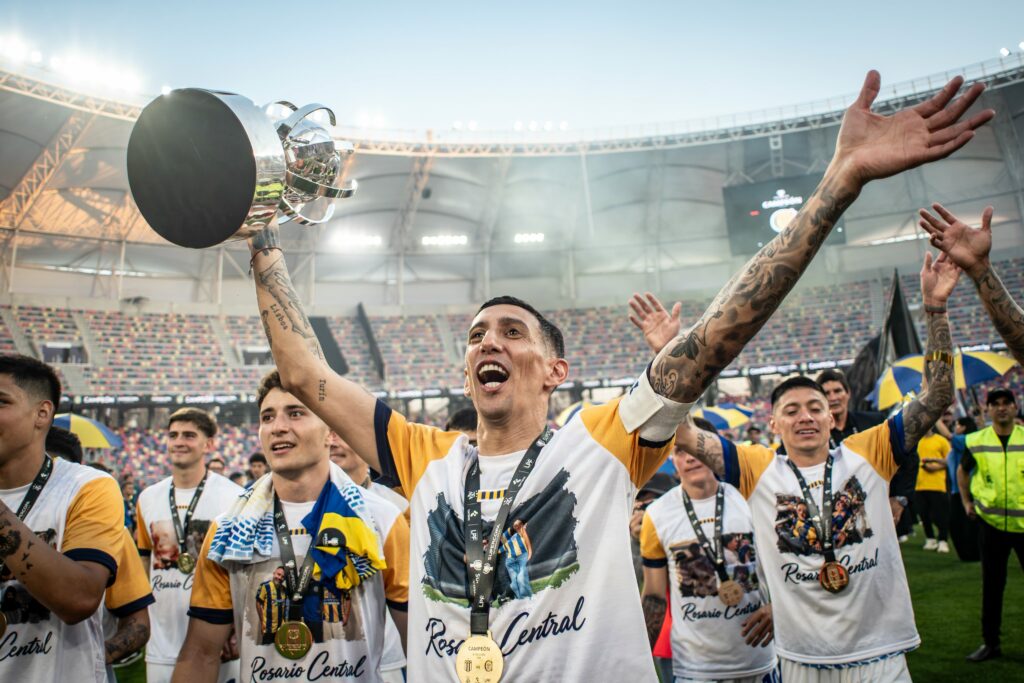 Scene reprobabile în Supercupa Internațională a Argentinei. Di María a marcat o dublă, iar finala s-a încheiat cu un sca