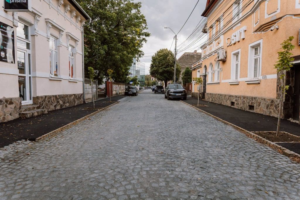 Strada Dr. Knöpfler Vilmos, modernizată. Lucrările au păstrat „identitatea și farmecul de odinioară”