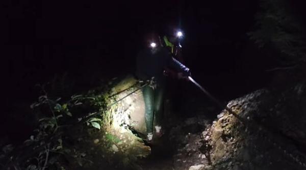 Turistă salvată noaptea din Masivul Ceahlău. Risca să moară de hipotermie