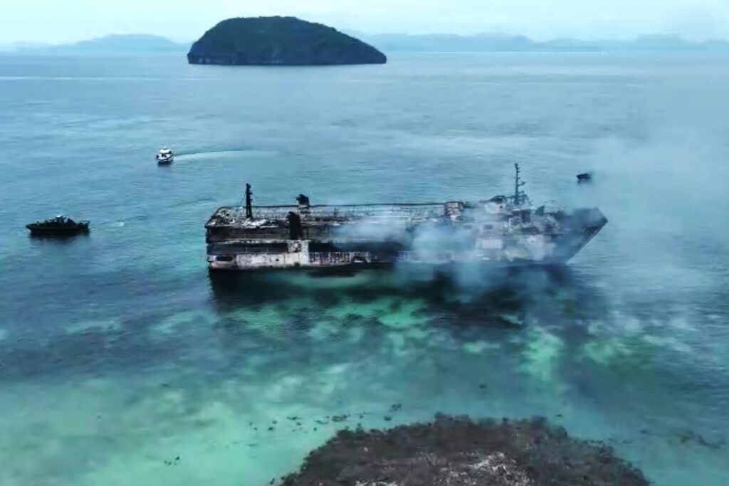 Un feribot auto a luat foc în apropierea insulei grecești Mykonos / Vase ale Gărzii de Coastă au fost trimise pentru sal