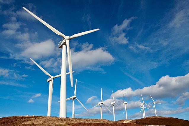 Un parc eolian de 99 MW din Galaţi, finanţat de BCR şi Erste, a intrat în exploatare. Apple va cumpăra energia printr-un