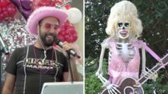 Urmăriți: Karaoke și fluturi - orașele americane sărbătoresc Dolly Parton Day