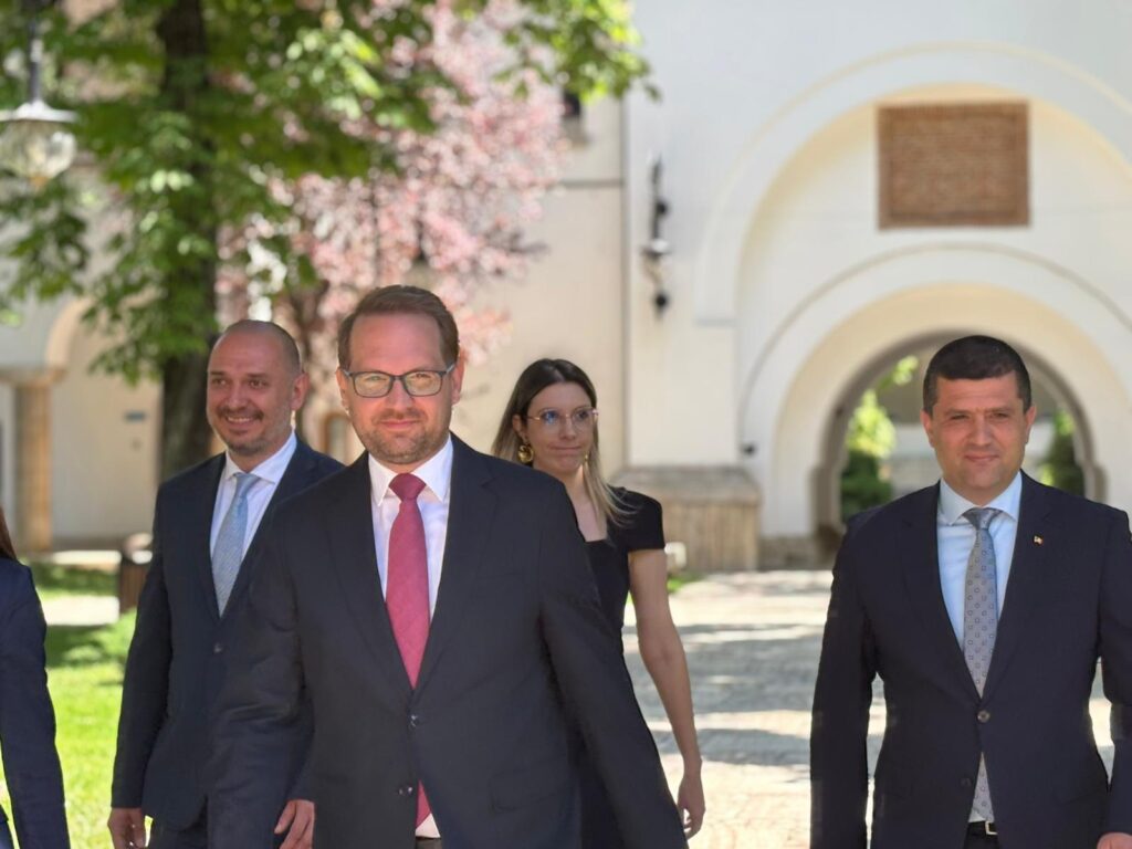 USR îi propune pe Radu Miruță, Diana Buzoianu, Oana Țoiu, Cătălin Drulă și Irineu Darău pentru posturile de miniștri în