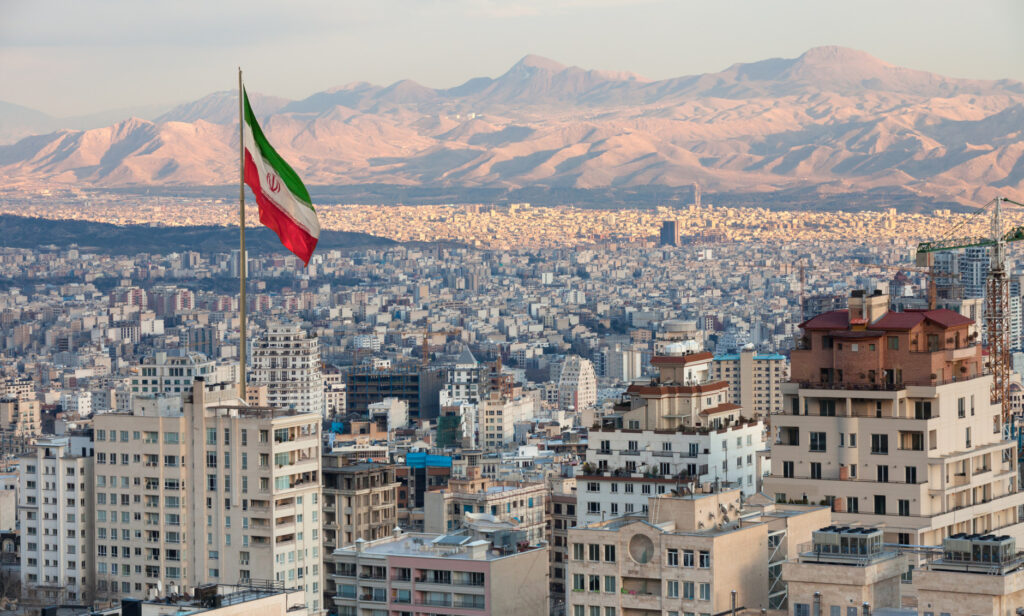 Utilizatorii rețelelor de socializare din Iran susțin că telefoanele le-au fost blocate după ce au publicat conținut pol