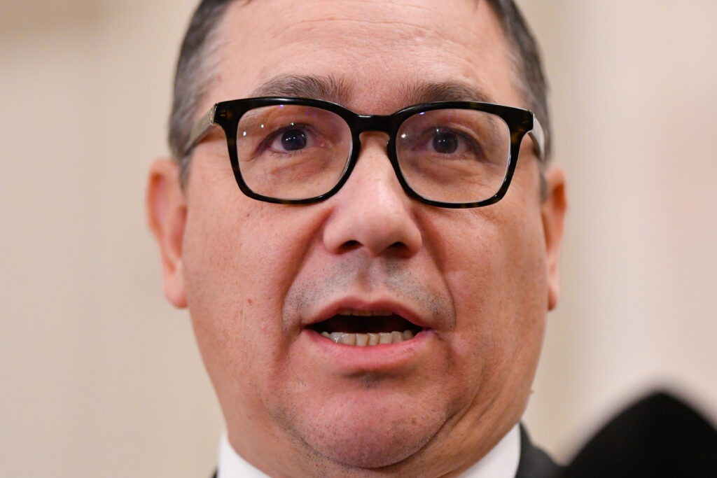 Victor Ponta în doliu! Mama lui a murit