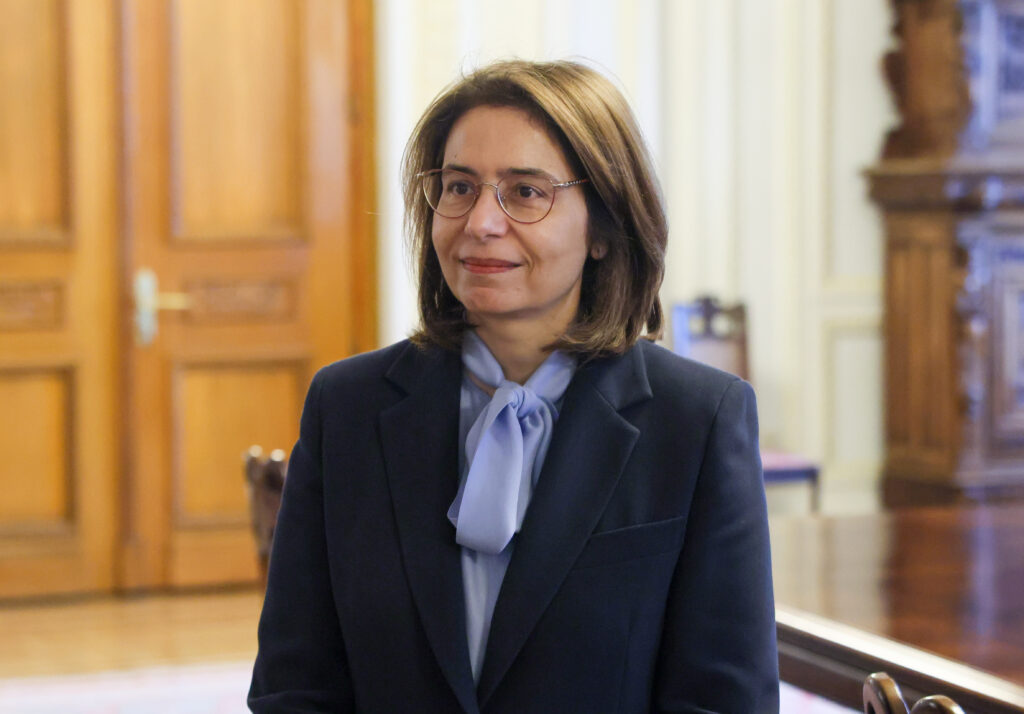 VIDEO Ambasadoarea Greciei la București: Nu stăm tot timpul cu paharul de șampanie în mână