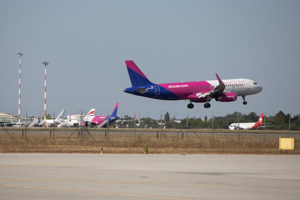 Wizz Air elimină cinci curse din Craiova spre Barcelona, Roma, Veneția, Paris și Bologna