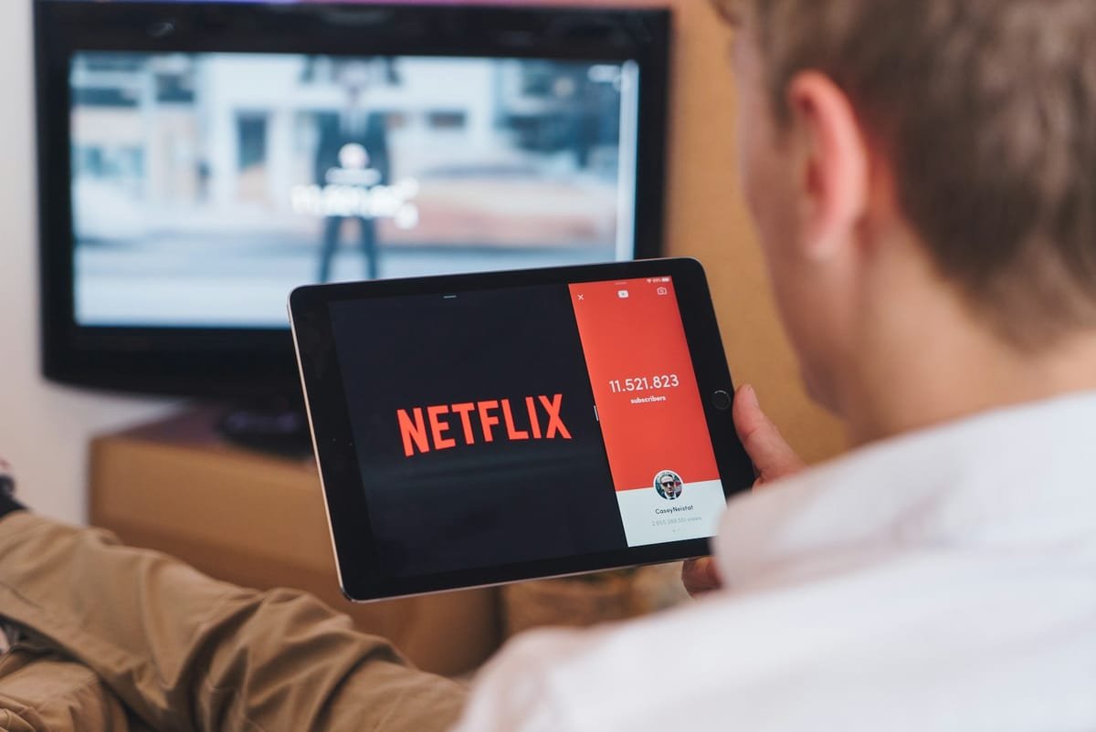 1.000 dintre angajații Netflix vor fi concediați, pe fondul problemelor de pe piața media