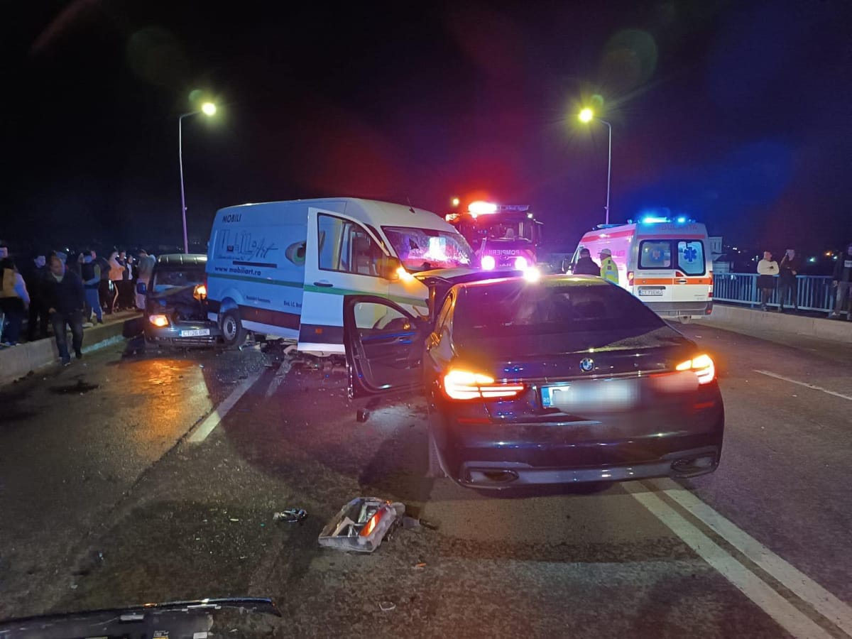Accident grav într-o comună din Cluj: două mașini și un camion s-au ciocnit, patru femei sunt îngrijite