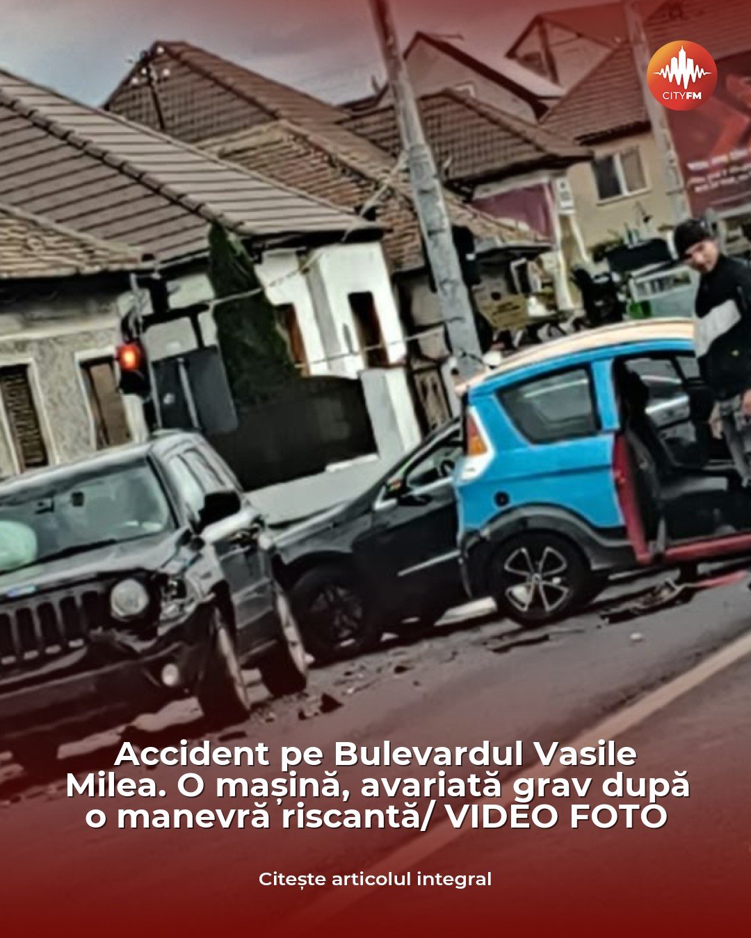 Accident în Sibiu pe Bulevardul Vasile Milea. O mașină, avariată după o manevră riscantă, VIDEO FOTO
