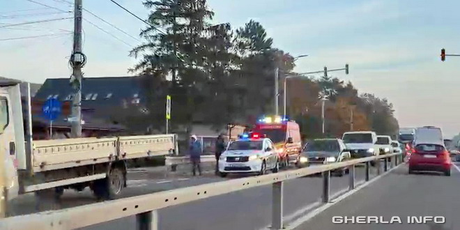 Accident la Jucu pe DN1C cu trei mașini, un bărbat preluat de SMURD VIDEO