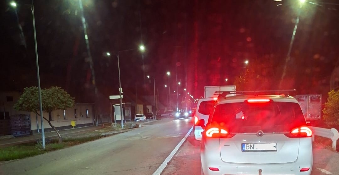 Accident în Viișoara: femeie blocată în mașină, scoasă de pompieri și dusă la spital