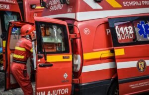Accident pe A1, la ieșirea spre Cisnădie: două mașini implicate, o persoană extrasă de pompieri