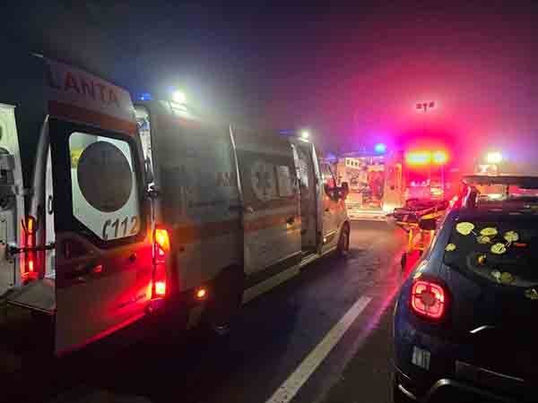 Accident pe autostradă: sunt 12 victime, printre care și copii, potrivit primelor informații