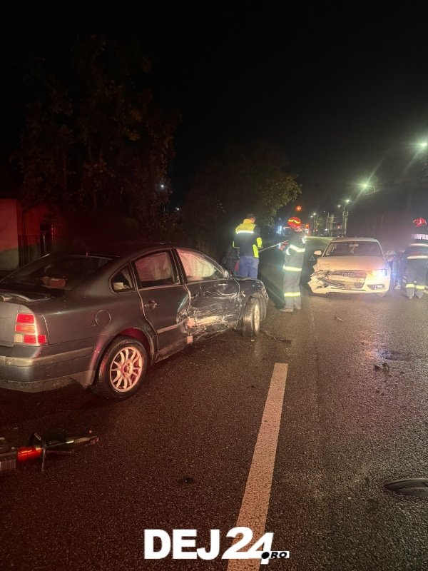 Accident pe strada 1 Mai din Dej, între două mașini: fără victime, doar pagube materiale
