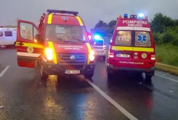 Accident rutier în Florești! O mașină s-a răsturnat, iar pompierii intervin cu descarcerarea pentru salvarea unei femei
