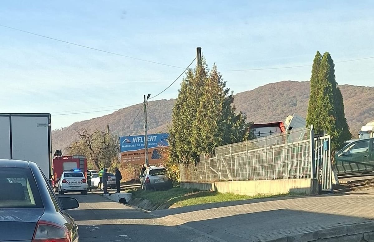 Accident rutier la Viișoara, cu două autoturisme implicate; o victimă, dusă la spital