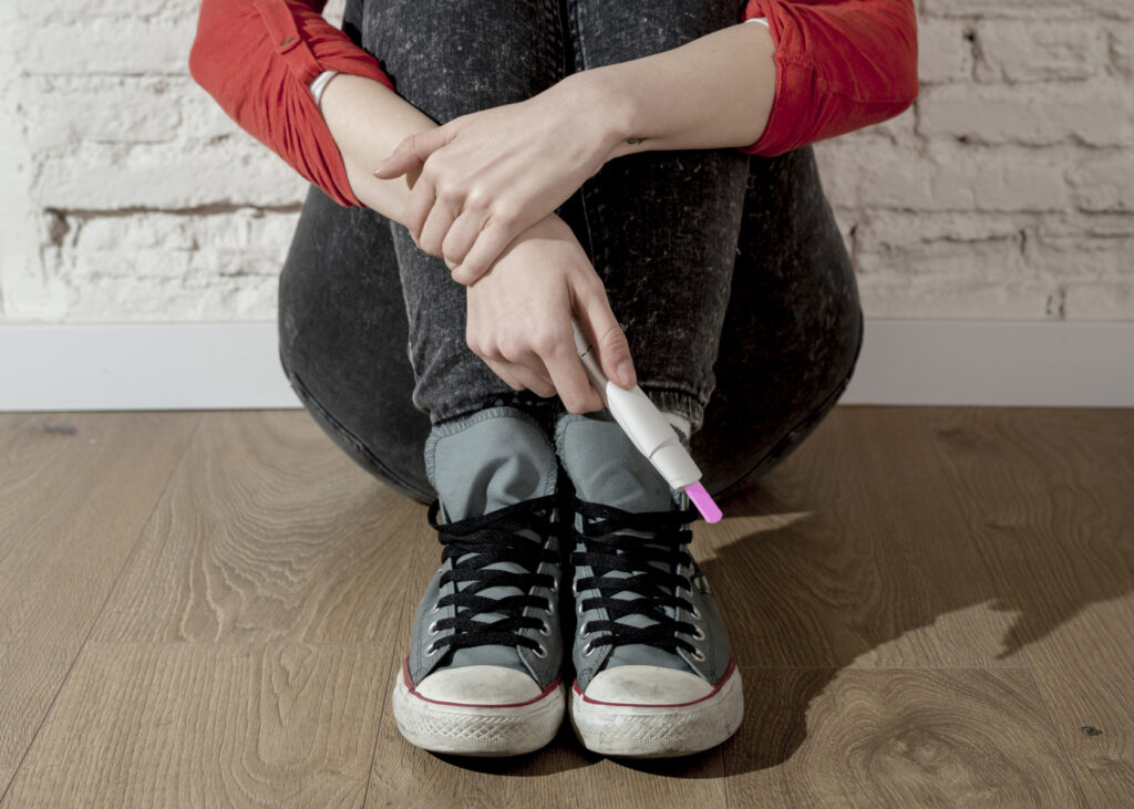 Activiste poloneze au inaugurat la Varşovia primul distribuitor de pastile pentru avort din Polonia / Femeile pot obţine