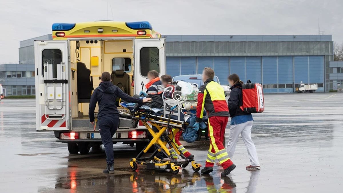 Aeroportul Cluj: un bărbat s-a prăbușit în stop cardio-respirator, mai mulți oameni au luptat să-l salveze