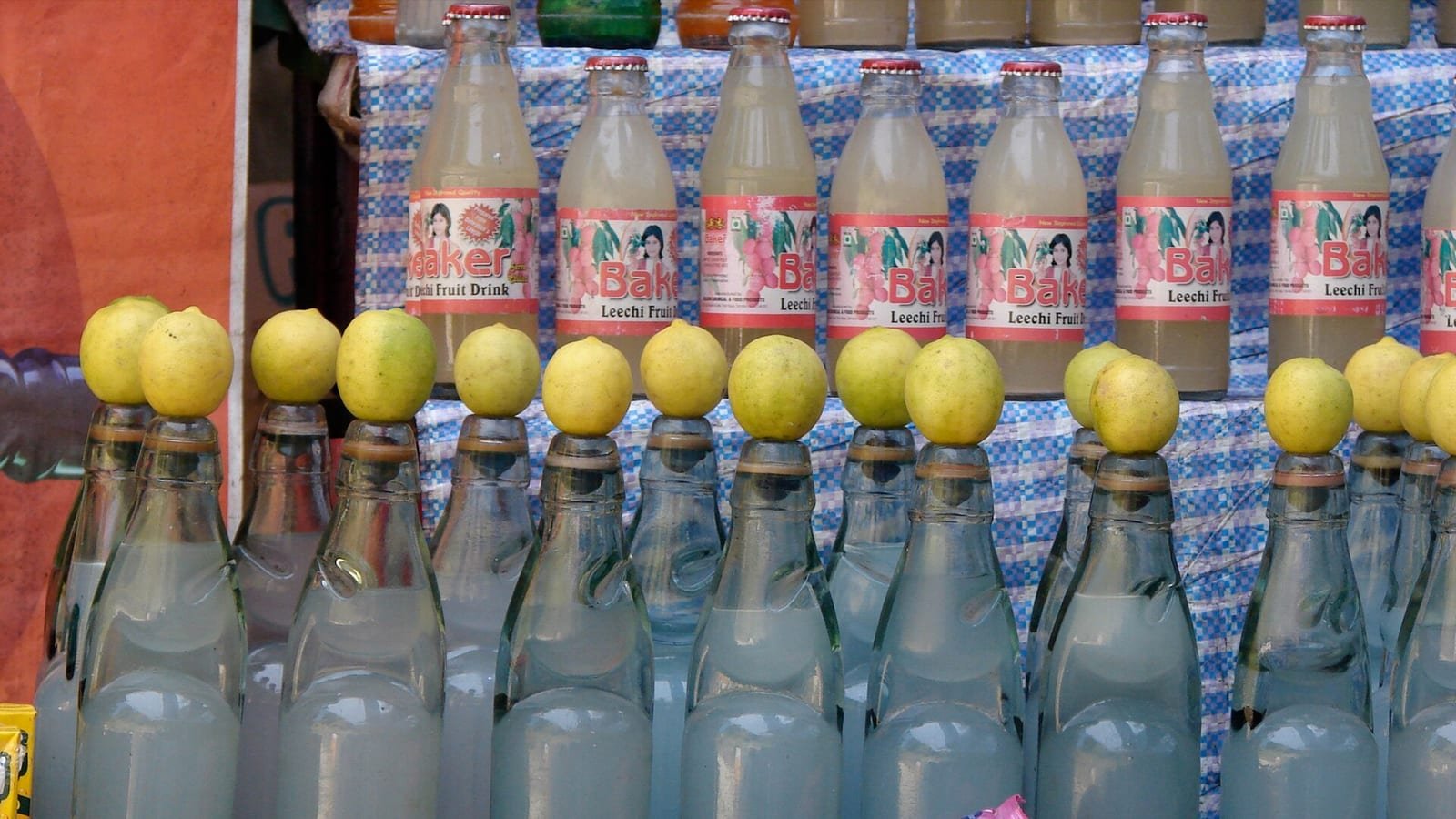 afacere limonadă îmbuteliată — imagine ilustrativă