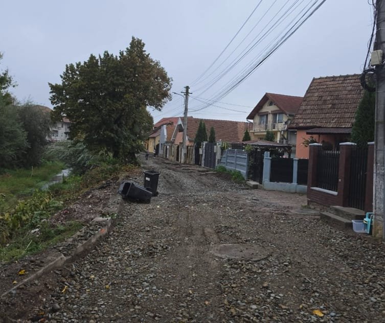 Aiud: a început reabilitarea străzilor Strâmtă și Muzicanților, ultimele străzi de pământ din centru