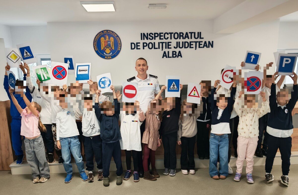 Alba: elevii au primit lecții de la polițiști despre siguranța rutieră și prevenirea violenței