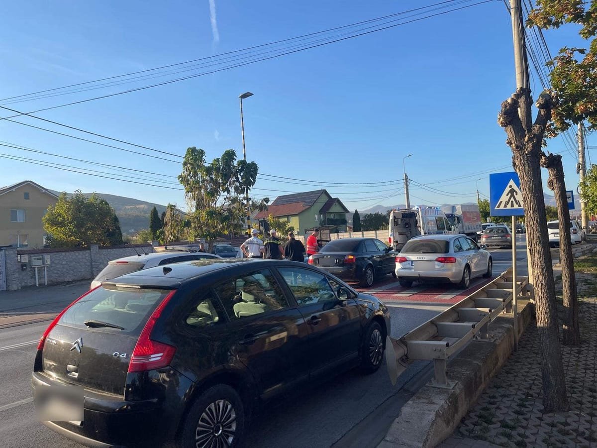 Alba Iulia: accident între două mașini pe Calea Moților, o femeie a fost rănită