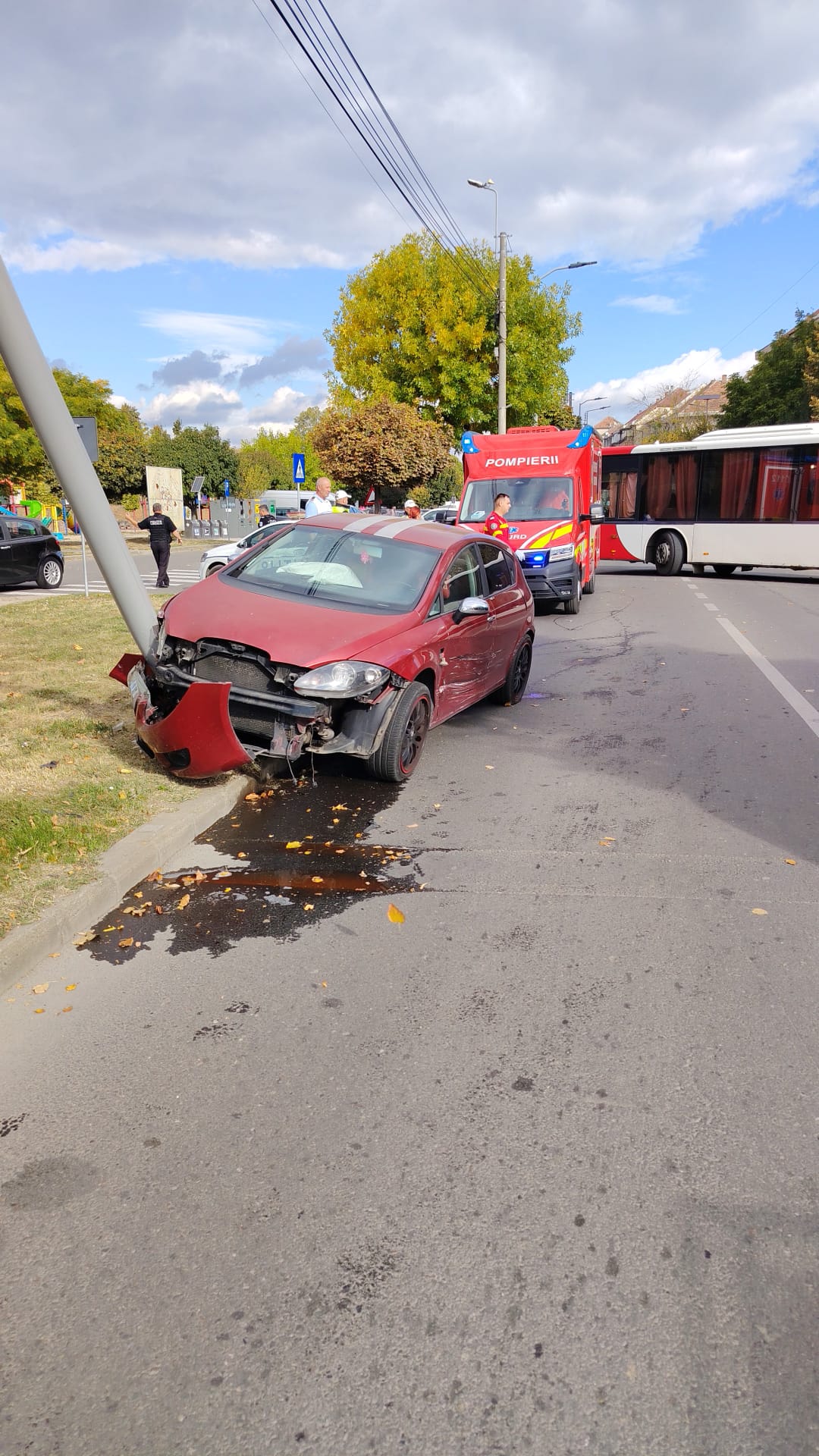Alba Iulia: accident rutier cu două autoturisme pe strada Decebal, fără persoane încarcerate
