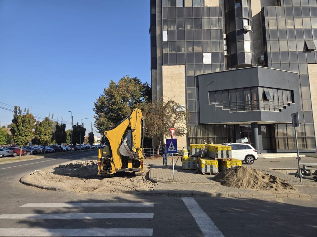 Alba Iulia: lucrări la trotuarele din intersecția Nicolae Bălcescu cu Piața Consiliul Europei