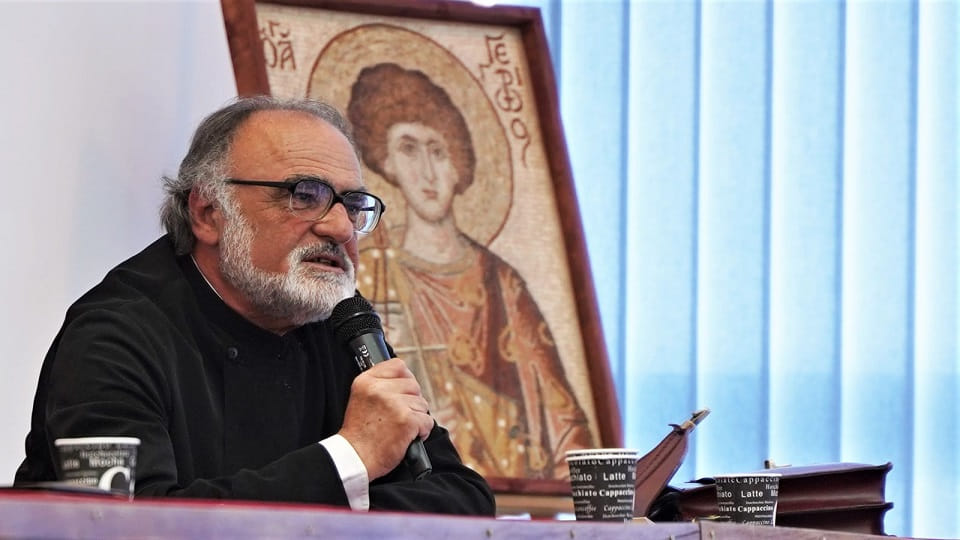 Alba Iulia: părintele George Remete va primi titlul de cetățean de onoare al municipiului