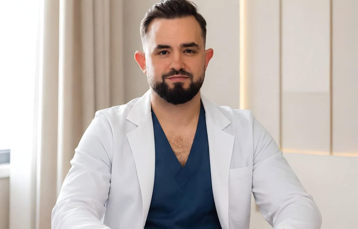 Alba Iulia: primă adenomectomie bipolară minim invazivă la spital, făcută de urologul Bogdan Nicolae