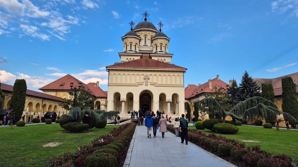 Alba Iulia: Sfințirea Catedralei Încoronării din 1922, o săptămână înainte de încoronare
