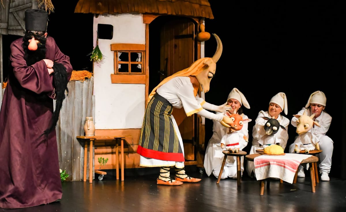 Alba Iulia: spectacolul Capra cu trei iezi, sâmbătă de la ora 12:00, la Teatrul de Păpuși Prichindel