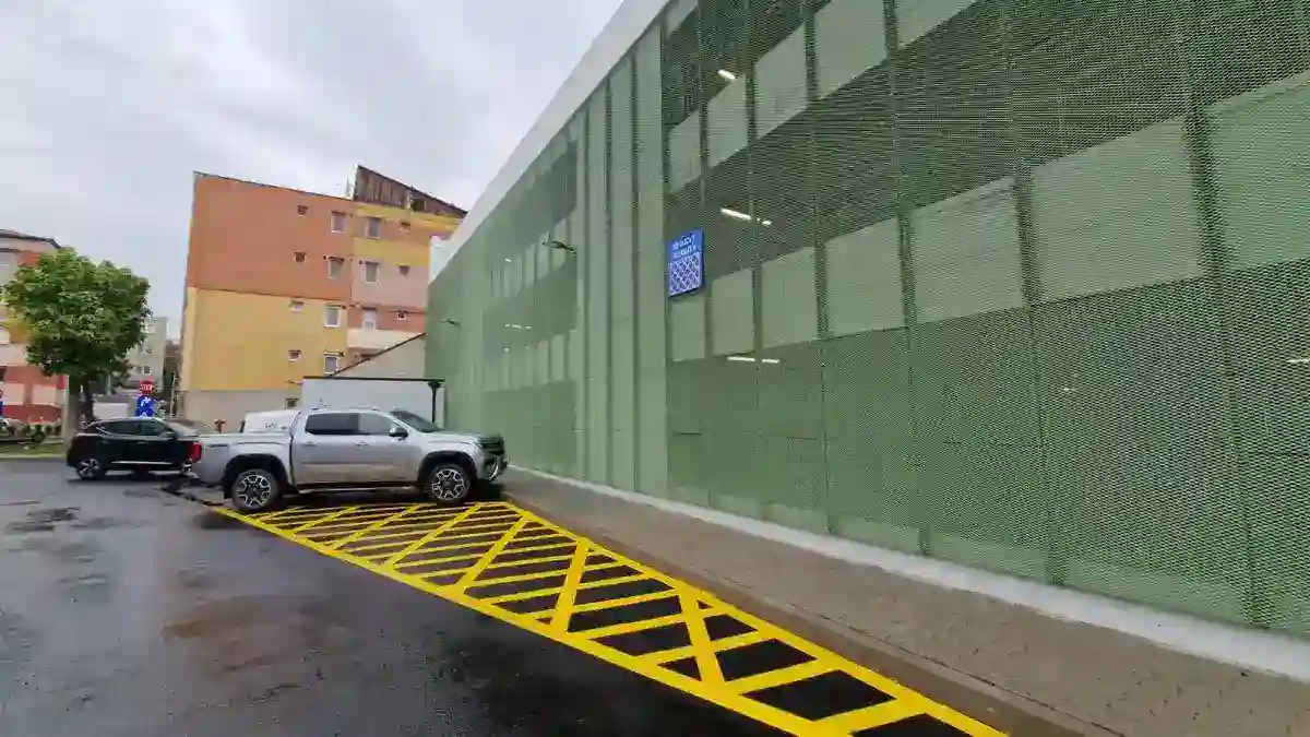 Alba Iulia: tarifele aprobate pentru noul Parking Arnsberg, prețul pe oră și abonamentele pentru riverani