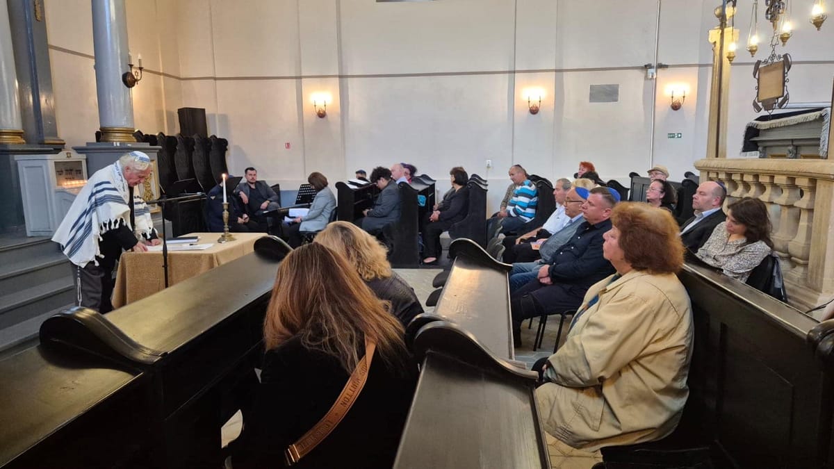 Alba Iulia: victimele Holocaustului, comemorate la sinagogă, cu concert și lecție de istorie