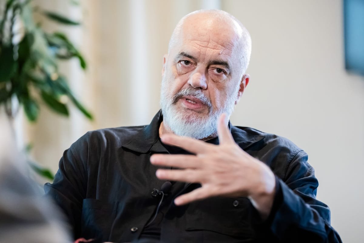 Albania: Rama spune că manifestanții au depășit „linia roșie” și anunță prime de 2.500 euro pentru polițiști