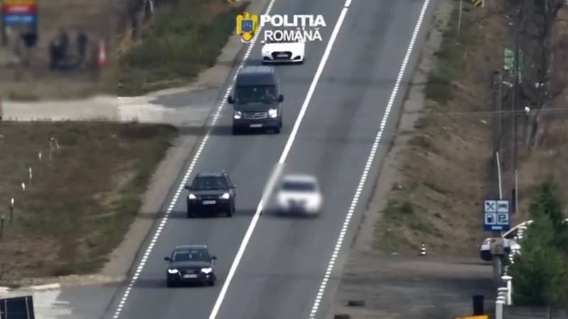Aleșd, pe DN1: 12 șoferi au rămas fără permis după depășiri ilegale filmate cu drona