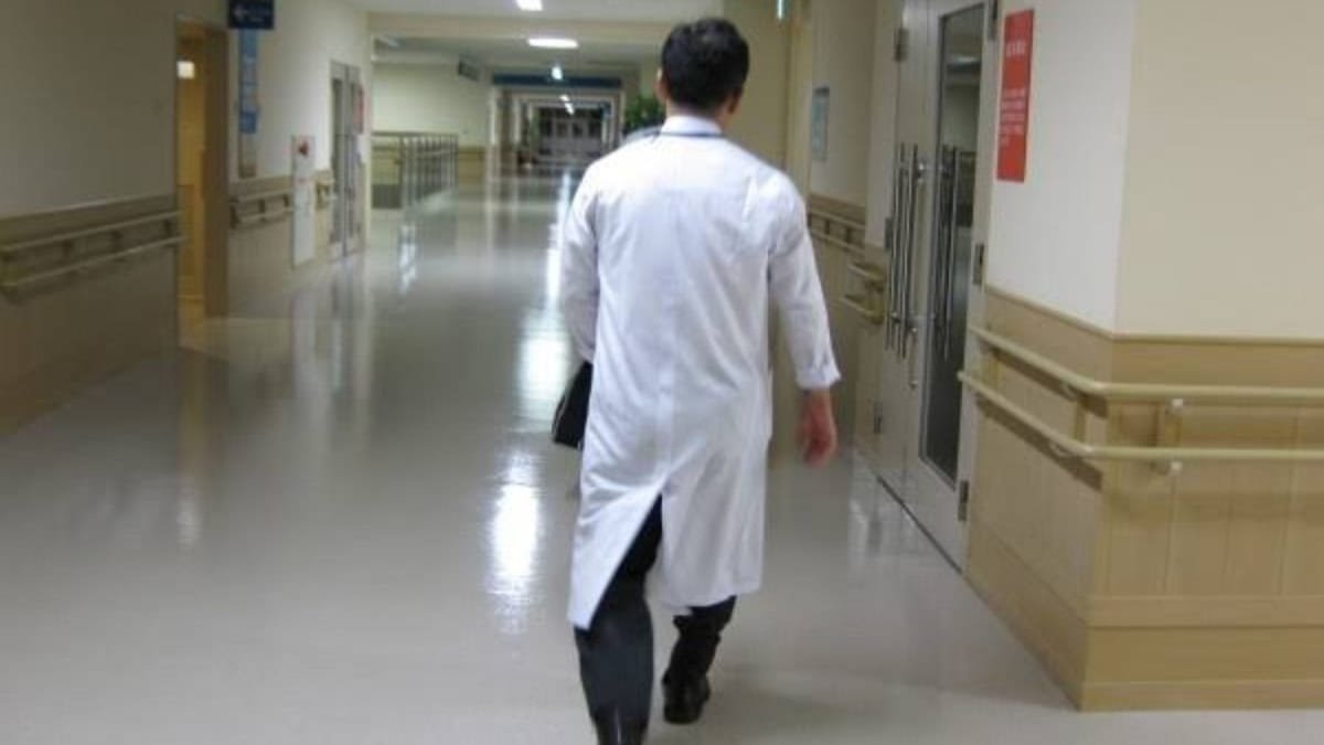 Alexandru Rogobete vrea desfacerea contractului medicilor care își fac program de gravide la a treia abatere